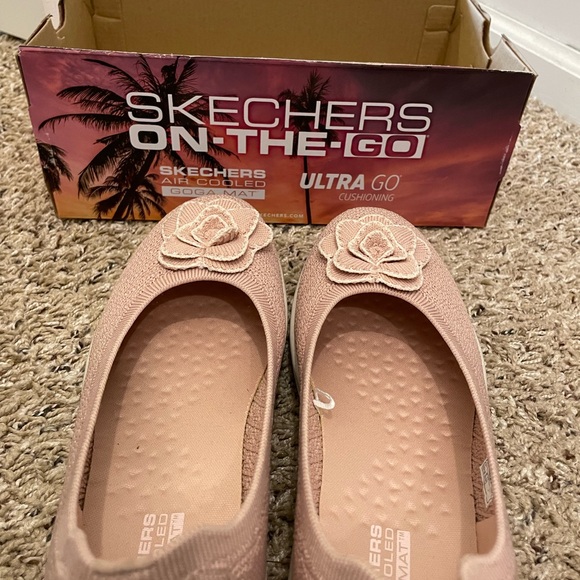 Skechers Blush Knit Floral Flats - Picture 3 of 3